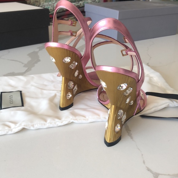 The cutest ever Gucci sandals - Picture 3 of 7